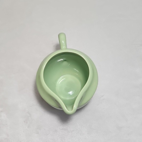 Gail Pittman cottagecore green stoneware creamer mug - Picture 5 of 10